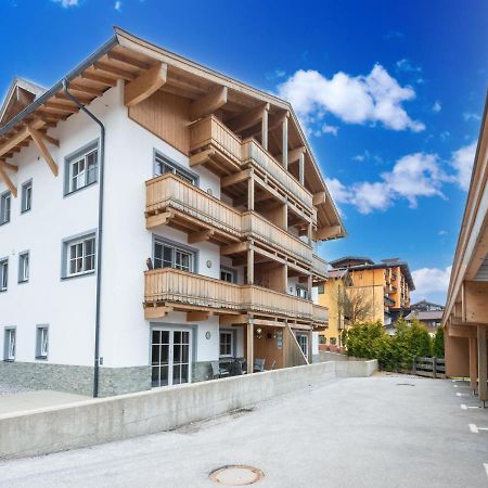 Apartamento Luxury Penthouse With Balcony Ski Storage Carport Lift Brixen im Thale Exterior foto