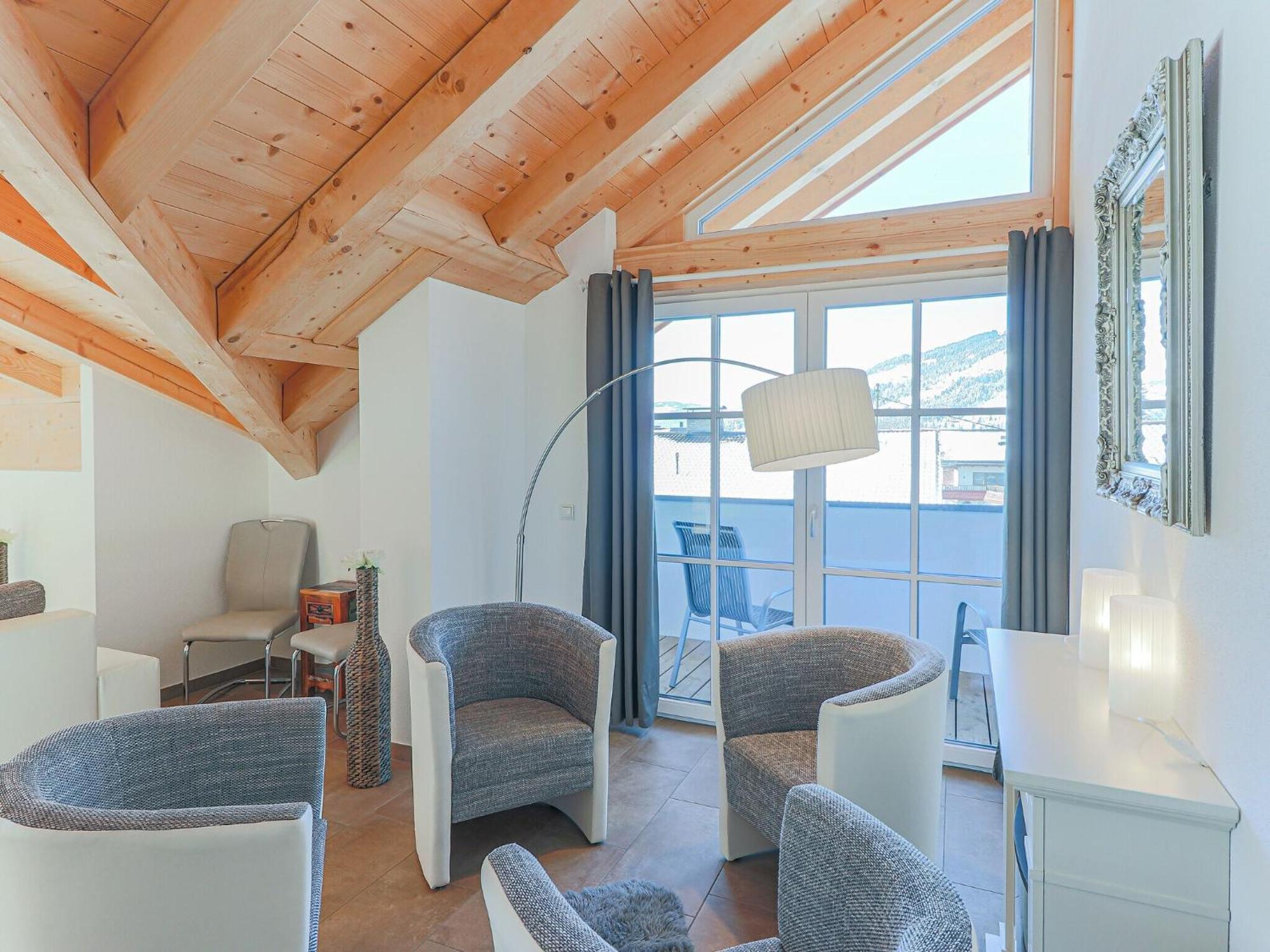 Apartamento Luxury Penthouse With Balcony Ski Storage Carport Lift Brixen im Thale Exterior foto