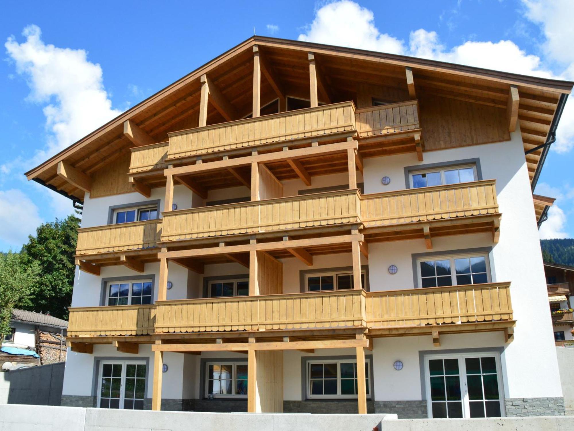 Apartamento Luxury Penthouse With Balcony Ski Storage Carport Lift Brixen im Thale Exterior foto